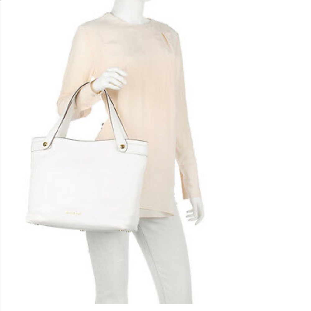 - Michael Kors Hyland Pebbled Leather Medium